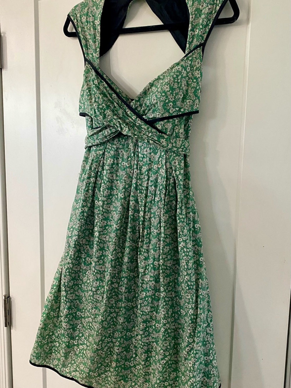 Adorable Jessica Simpson Green Floral Wrap Midi Dress with Black Trim